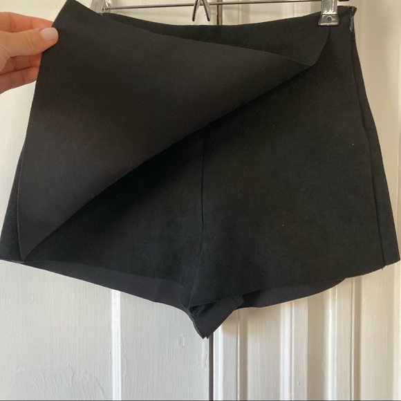 Forever21 Faux Suede Skort - Picture 3 of 7